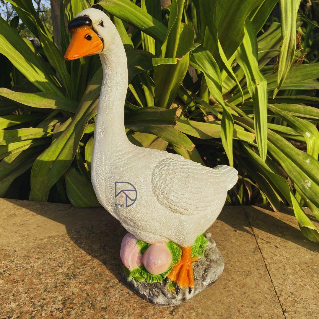 Duck with Egg - Cute Resin Duck Statue - The Decorshed