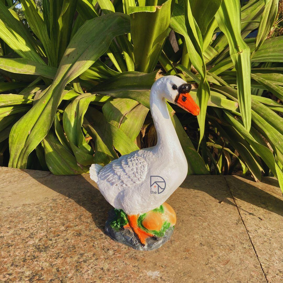 Duck with Egg - Cute Resin Duck Statue - The Decorshed