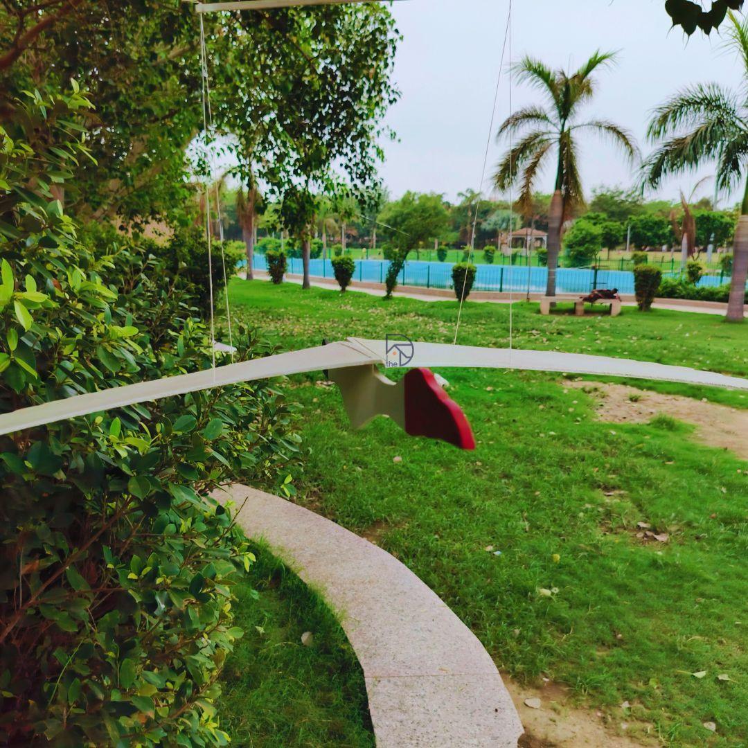 Hanging Wooden Bird for Garden decor - The Decorshed