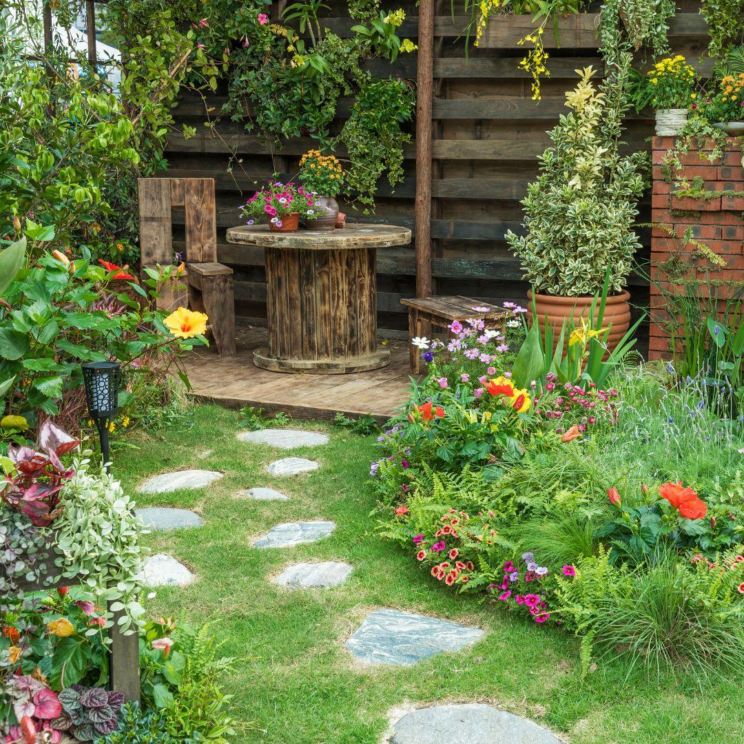 outdoor garden dining setup India — mushroom center table thedecorshed