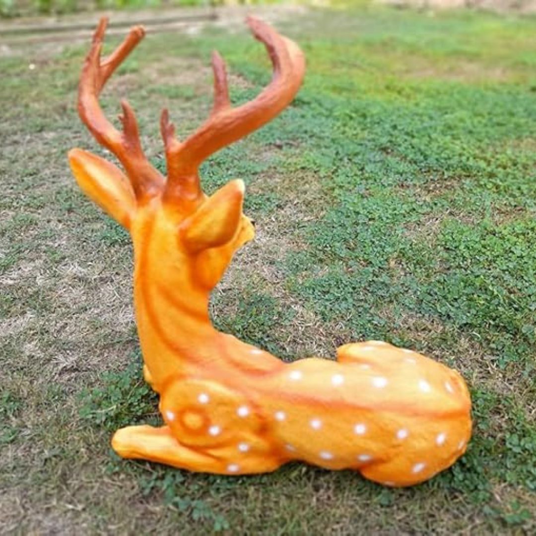 Sitting Deer with horn for Garden Decor