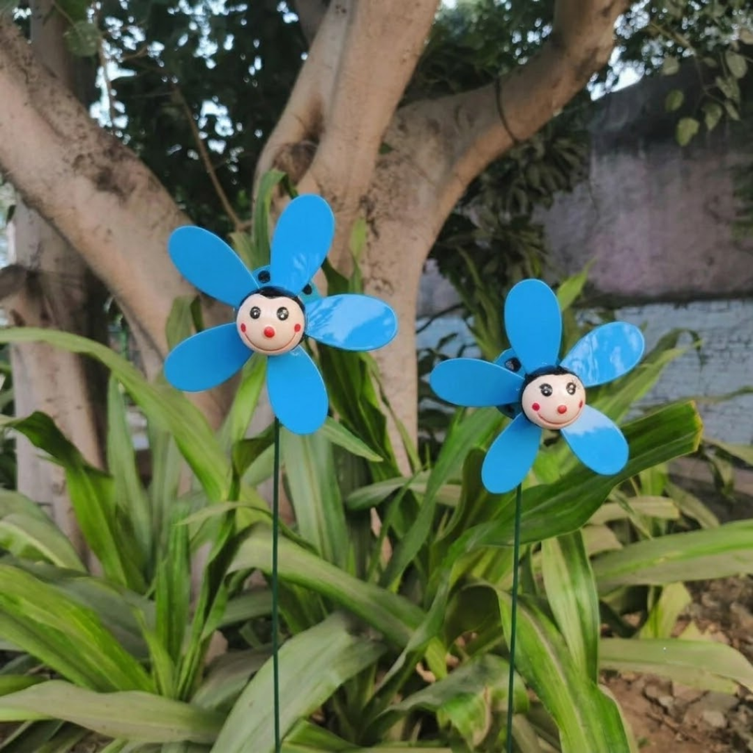 Cute Bee Flower Garden Stakes - Colourful Wind Spinner Stakes (Set of 2)
