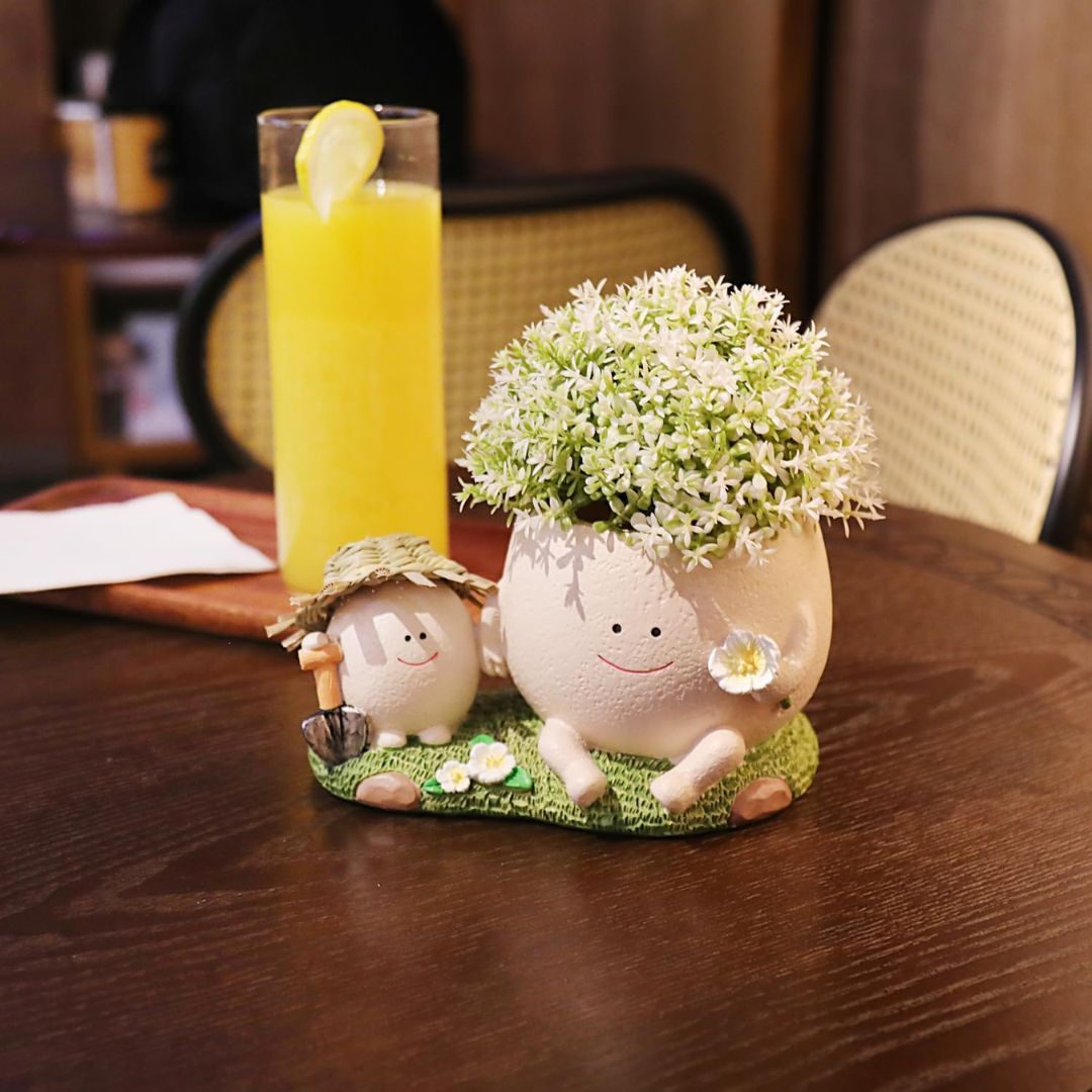 Smiley Face Planter Pot with Straw Hat