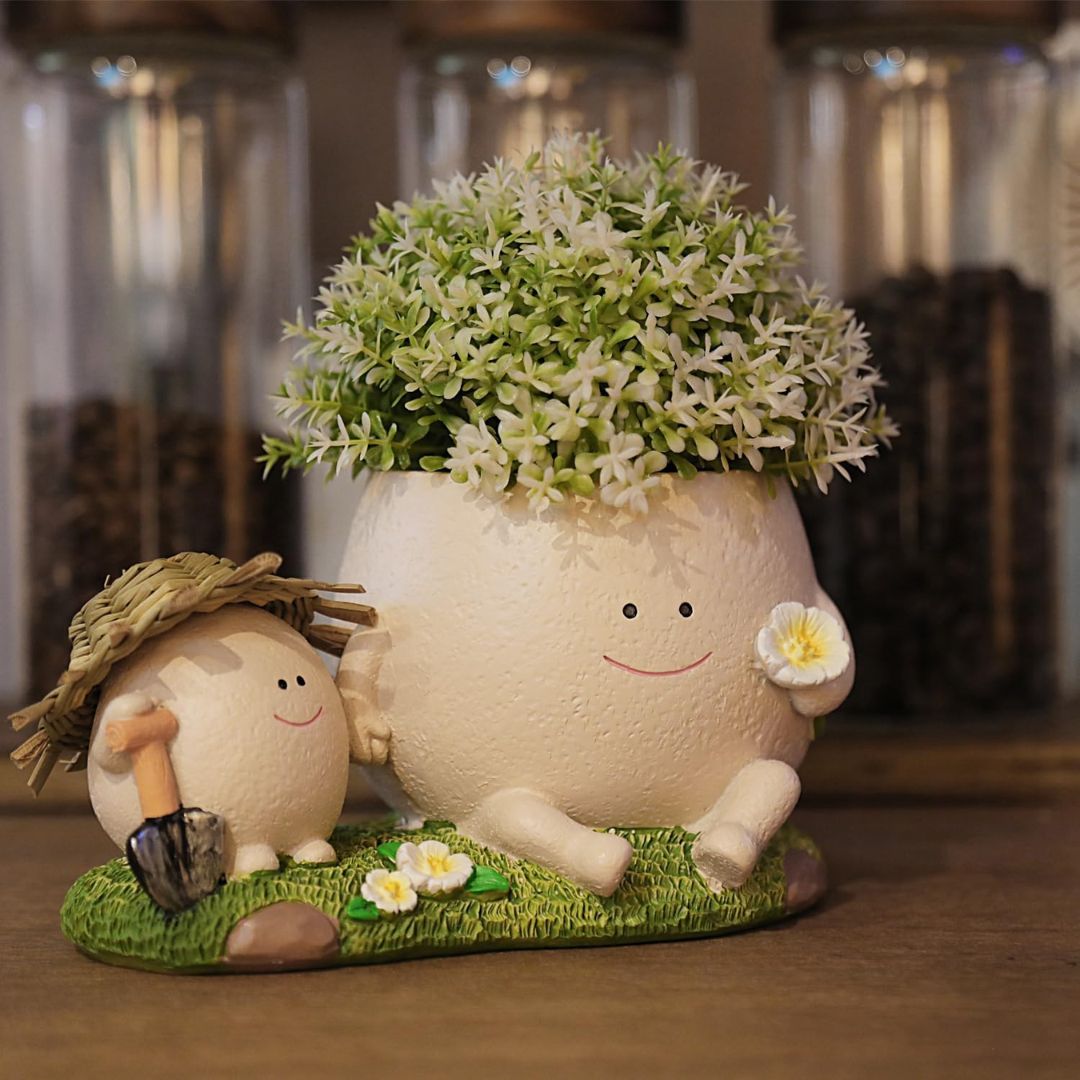 Smiley Face Planter Pot with Straw Hat