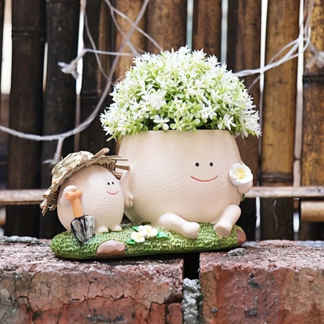 Smiley Face Planter Pot with Straw Hat