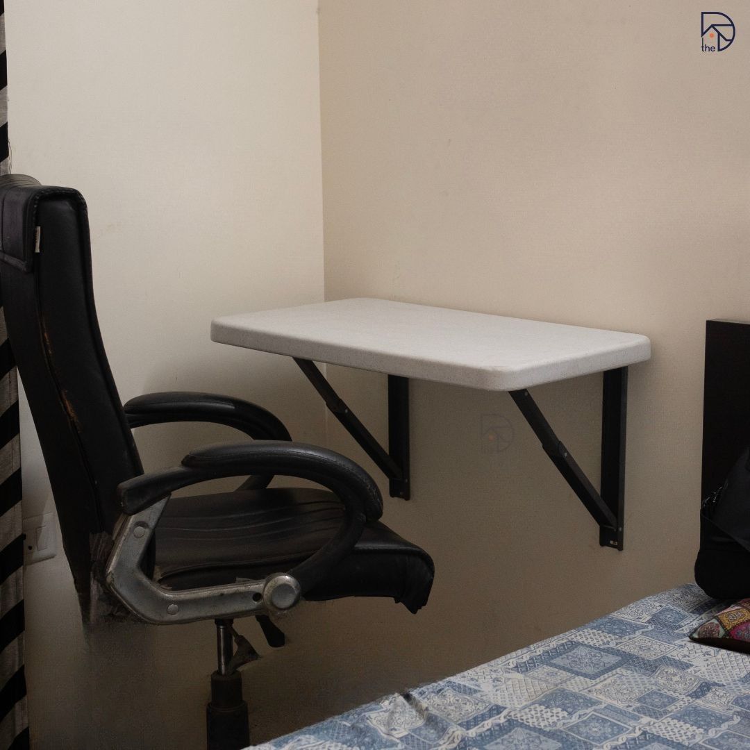 Wall-Mounted Foldable Study Table – Space-Saving Multipurpose Desk