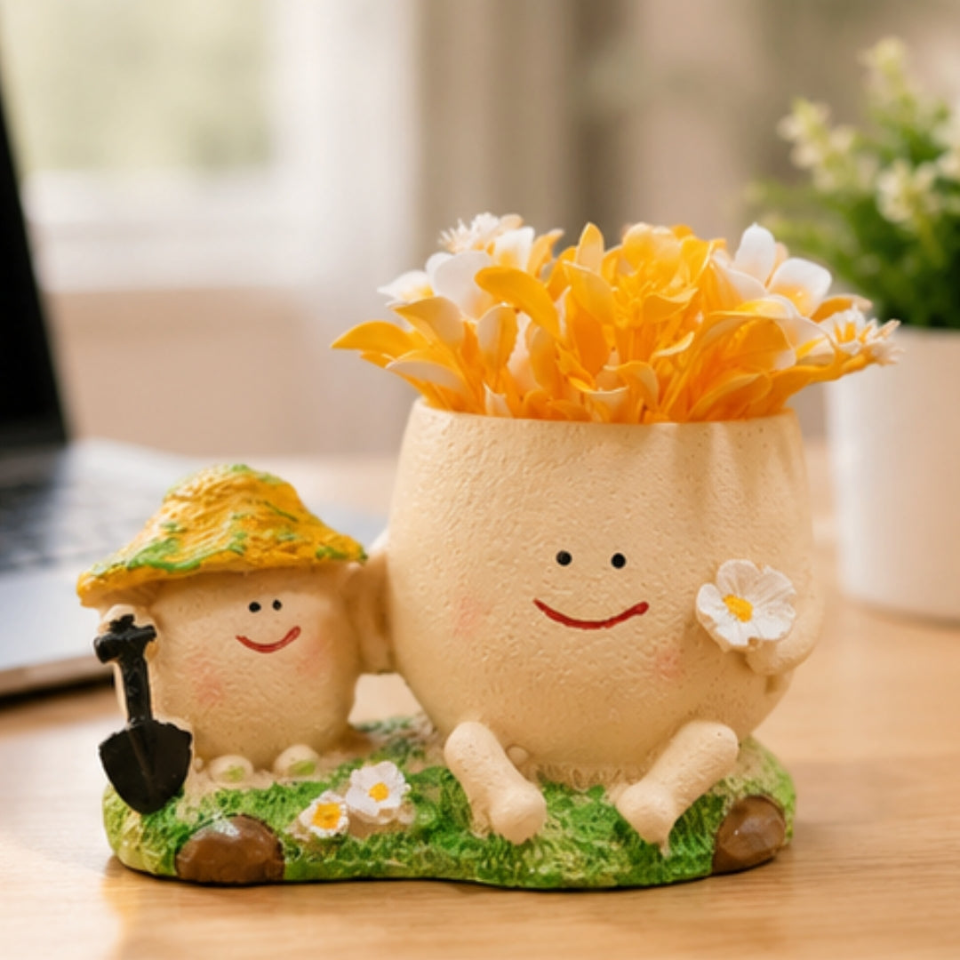 Smiley Face Planter Pot with Straw Hat