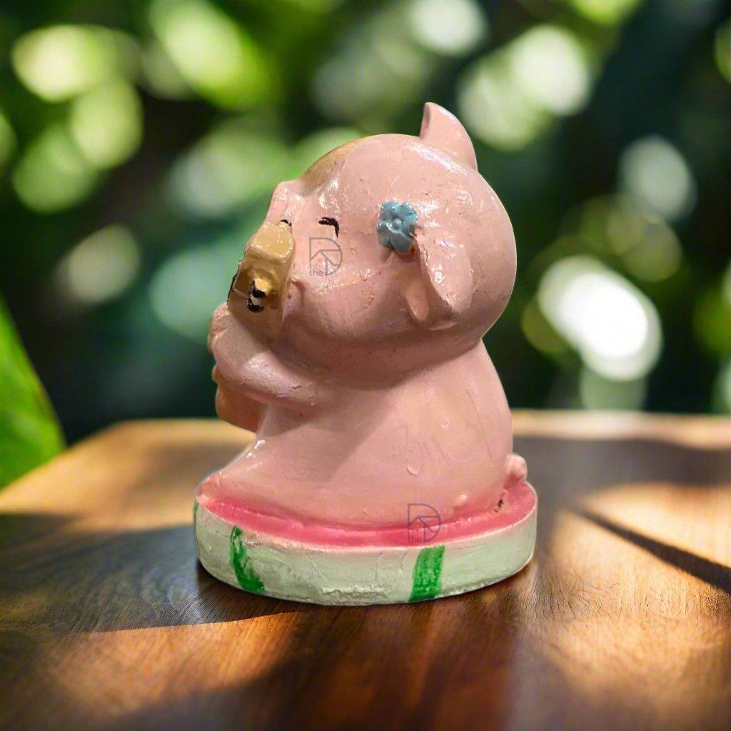 Pig with Violin Tray Display - The Decorshed