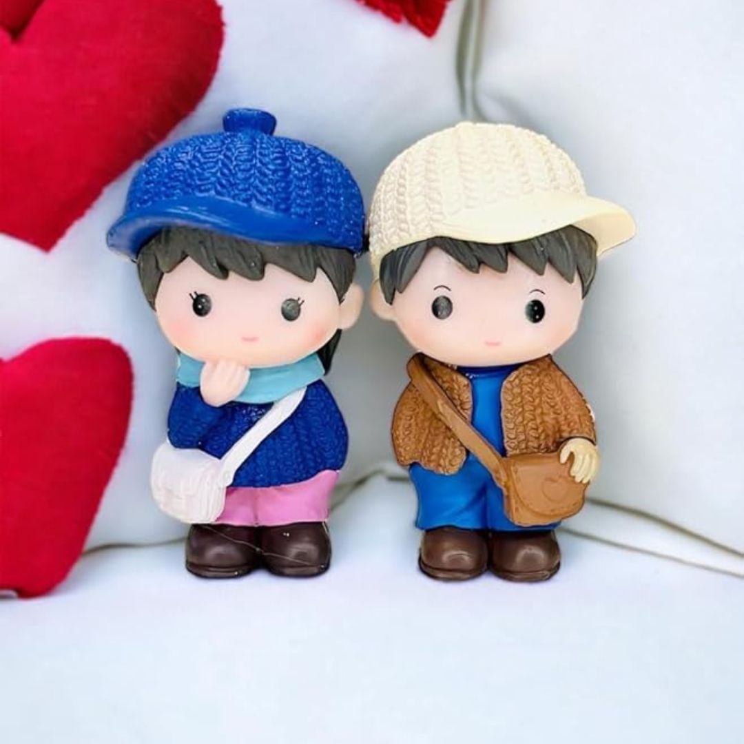 Miniature Couple with Bag for Fariy Garden Decoration