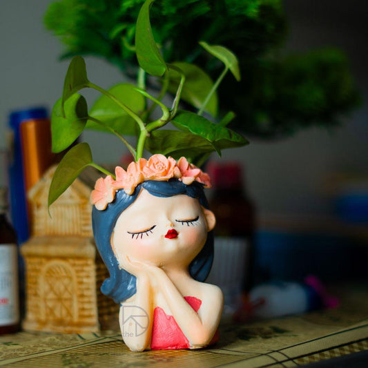 Cute Girl Planter/Pot - The Decorshed