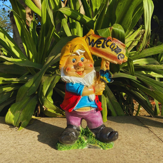 Welcome Gnome Statue made of durable poly resin, perfect for garden and home entrance decoration. Whimsical gnome design, weather-resistant for outdoor use, ideal for housewarming gifts and outdoor decor.