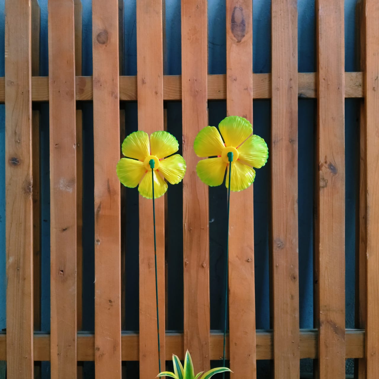 Poppy & Cosmos Flower Garden Stake | Plant Pot Stakes (Set of 2)