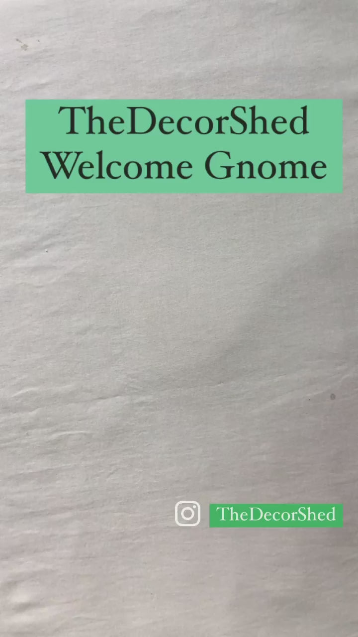 Welcome Gnome Statue
